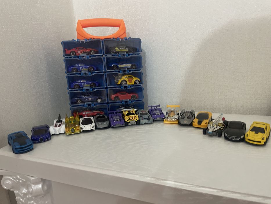 Игрушечные машины Hot Wheels