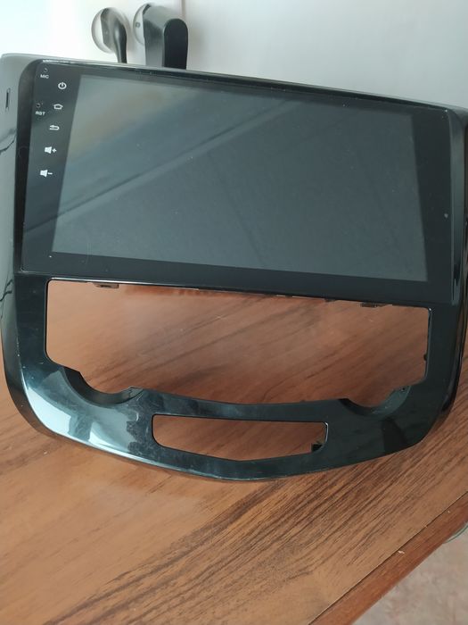 Автомагнитола (головное устройство)