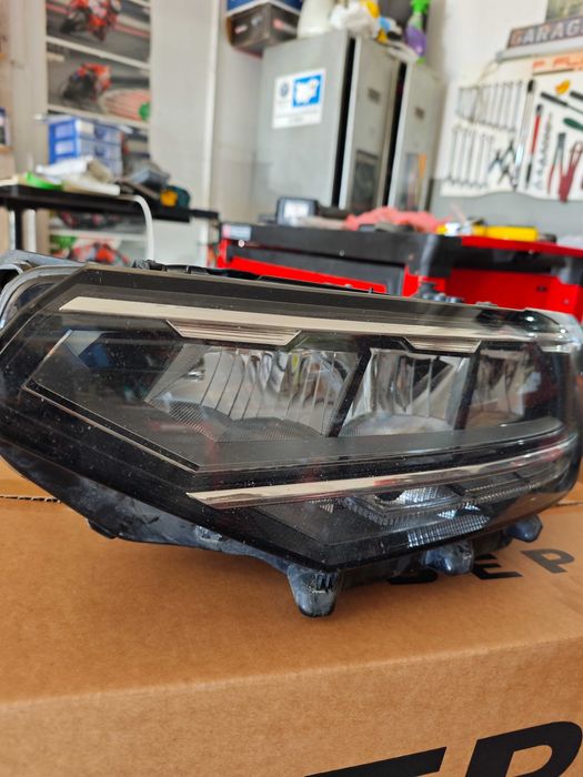 LED фар VW Passat B8 -ляв