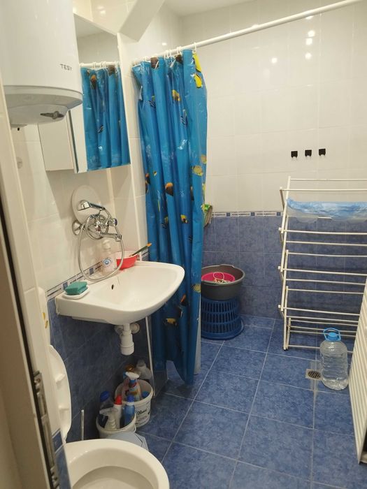 Дава се под наем Тристаен апартамент в Плевен, Идеален център - 80 кв.м за 306 € - Снимка #2