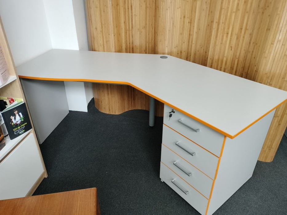 Birouri, masa birou cu sertare, cheie