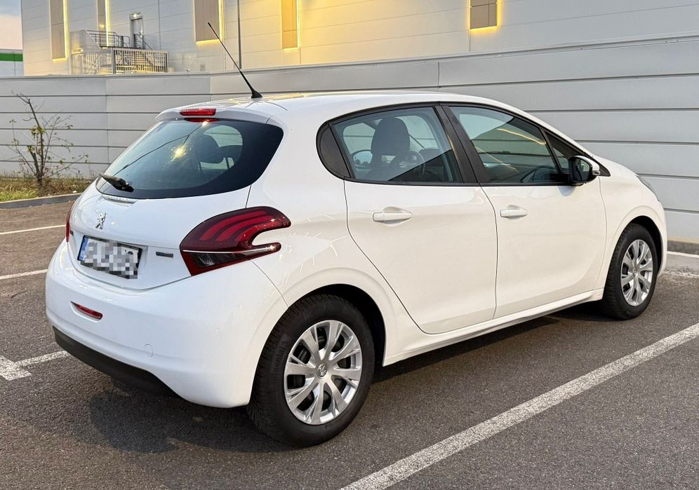 Peugeot 208 2016 benzină, 5.912 € — imagine 4