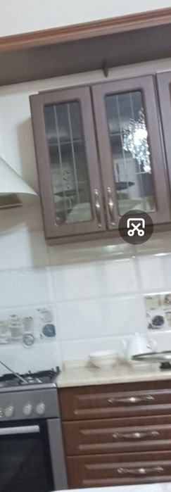Срочно продаётся холодильник и кухонные гарнитуры
