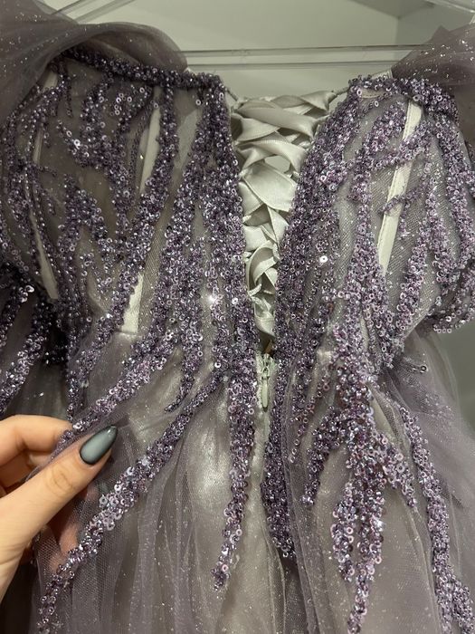 Продавам бална рокля