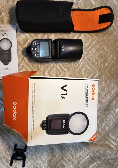 Продам вспышку Godox V1N TTL для Nikon.