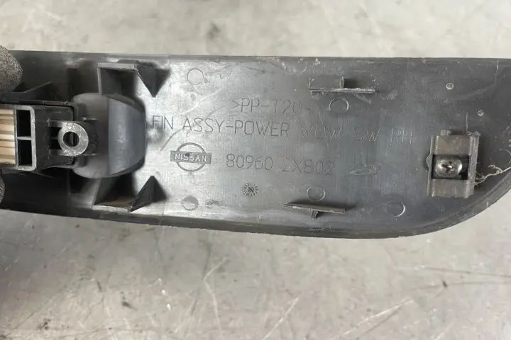 Buton geam pasager fata dreapta Nissan Terrano 2002