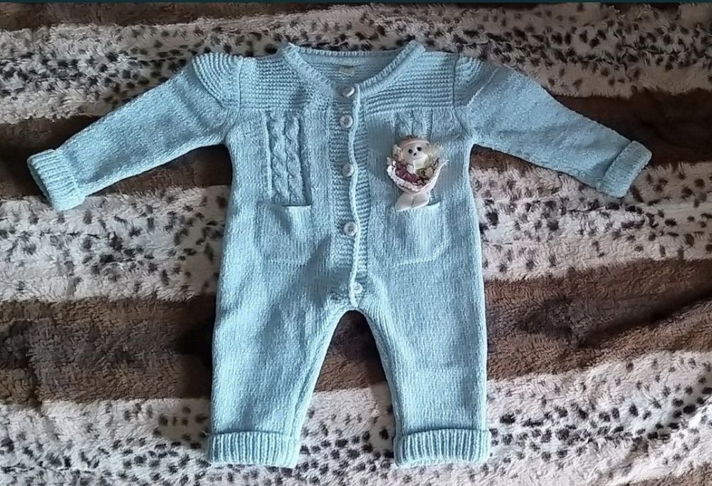 Вязаный костюм на девочку, 62