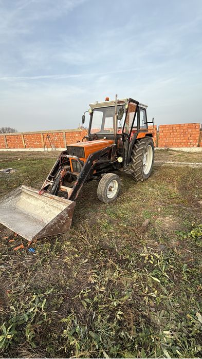 Tractor UTB550 cu incarcator