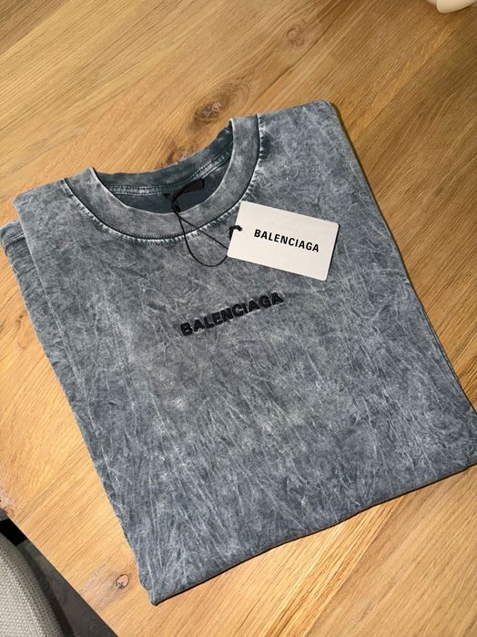 Тениска Balenciaga ХИТ модел сега!