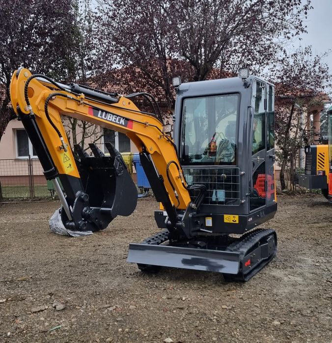 Miniexcavator LUBECK EX-261 2600kg. NOU