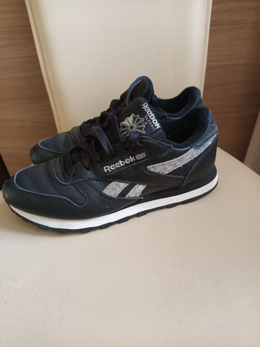 Adidași Reebok de piele
