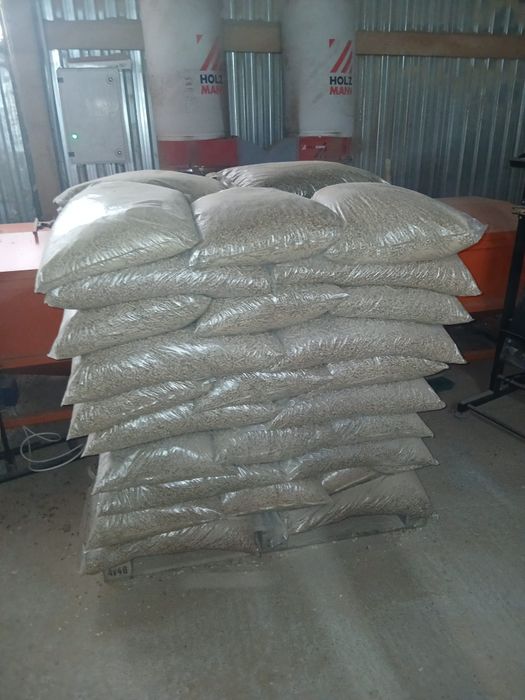 Peleti de brad uscat