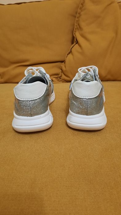 Обувки Tendenz естествена кожени