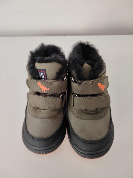 Детски обувки маратонки и боти