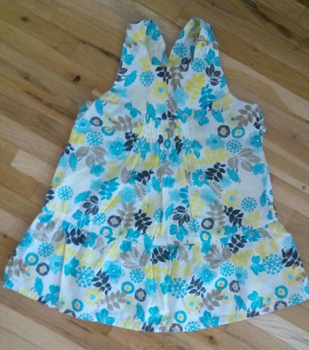 Детски дрехи (рокли, горни и, блузки)