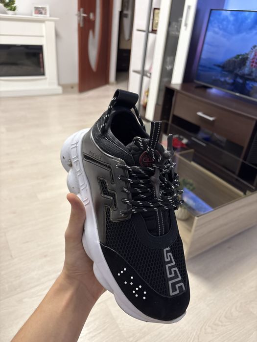 versace chain reaction