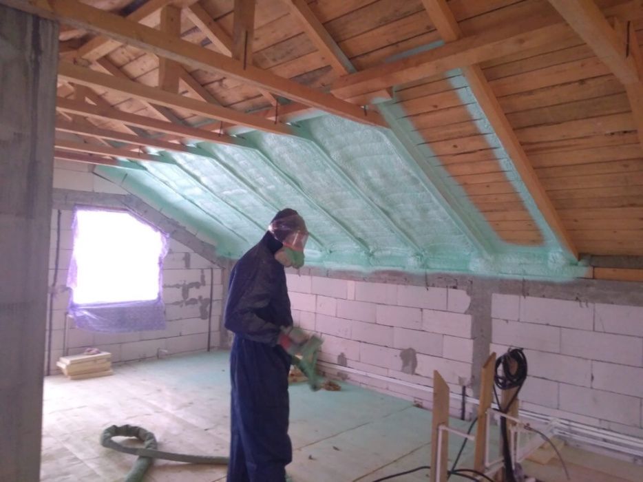 izolatie spuma poliuretanica Izoterm System