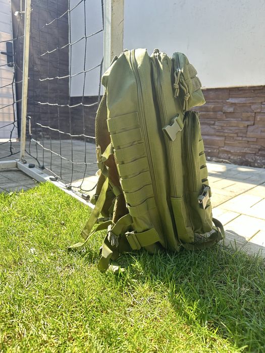 Ghiozdan armata tactic