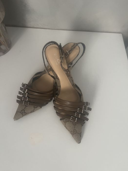 Pantofi gucci !!