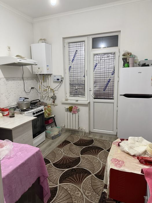 Srochno sotiladi Sergeli Yangi Darxonda 2 xona 66 kvadrat