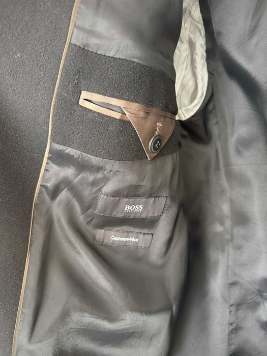 Продавам палто Boss кашмир / вълна - M