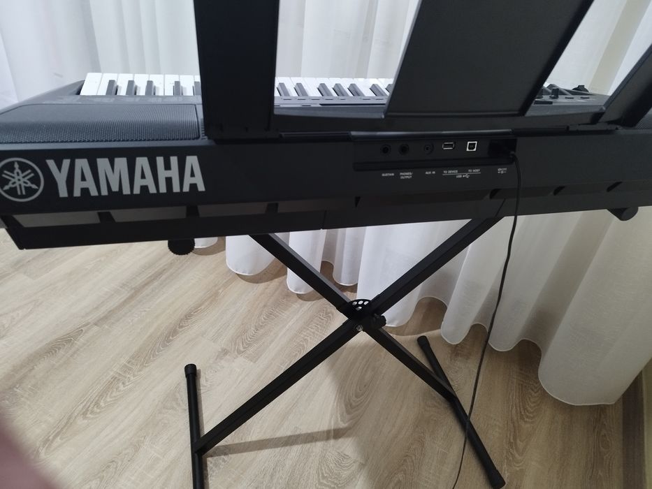 De vanzare orga Yamaha psr e 463