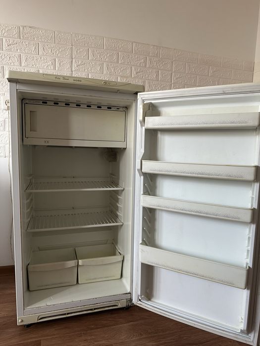 Продам холодильник