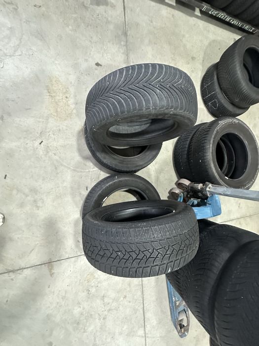 215/60/16 michelin /  Dunlop