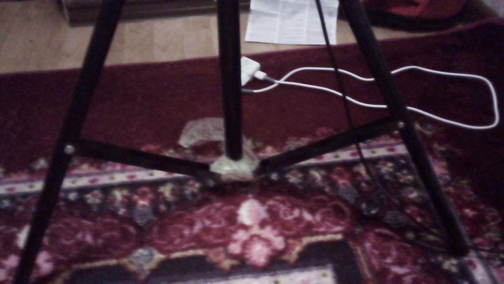 Кольцевая лампа в рабочем состояние