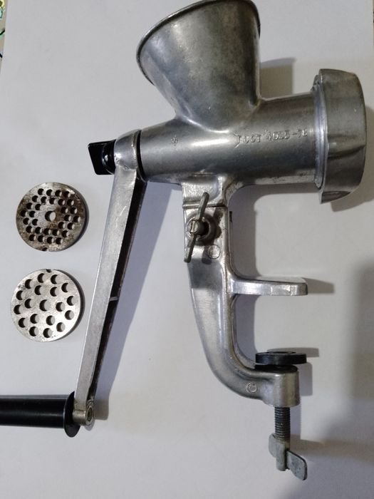 Продам мясорубку  СССР