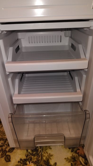 Продам холодильник