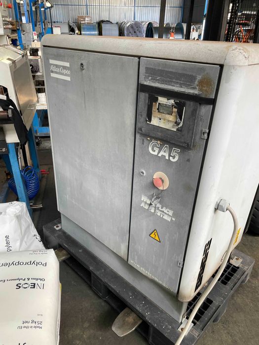 Compresor de aer cu surub Atlas copco GA5 uscator rezervor