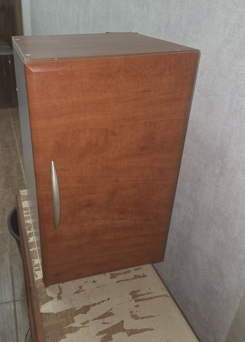 Бесплатно отдам кухонный гарнитур