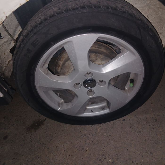 Продам диски шинами 195/55/16