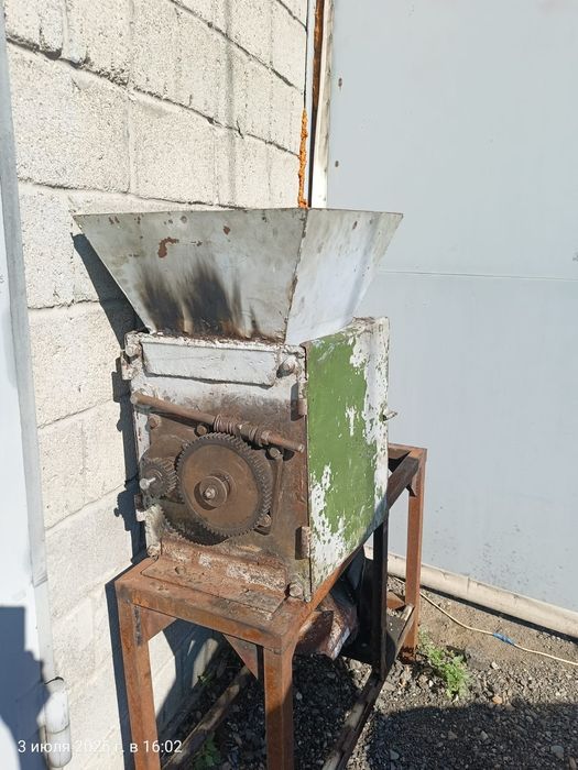 Плющелка дробилка