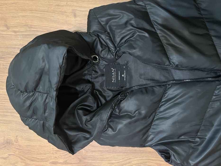 Черен елек Nisan