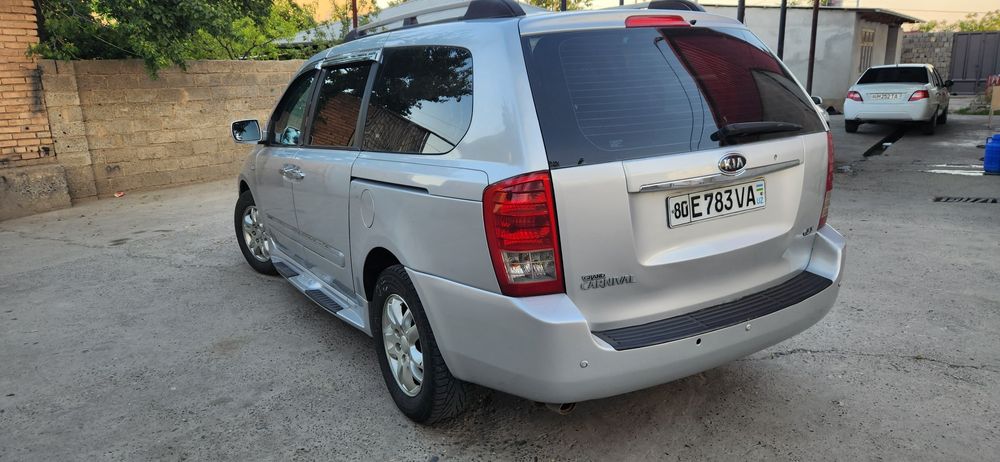 Kia Carnival 2008 yil