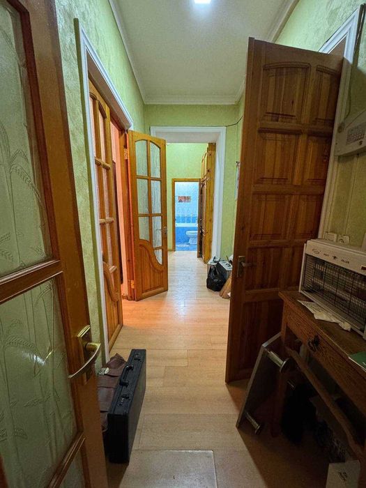 Нукусская  Высокопотолочка   напротив гламур  2-2-4