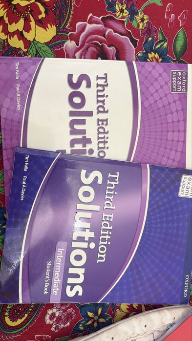 Продам книги по английскому Solution, pre-intermediate и intermediate