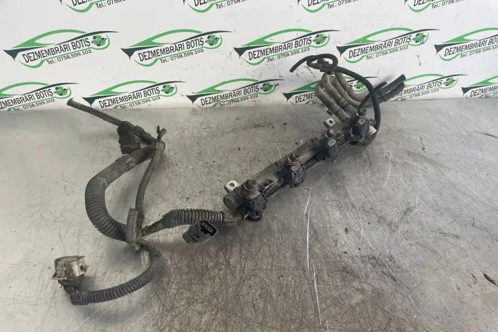 Rampa injectoare 036 133 319 Volkswagen VW Golf 2001 1.4 MT (75 hp)