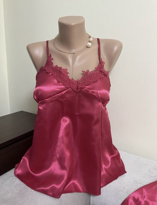 Pijama satin 5 piese (nouă)