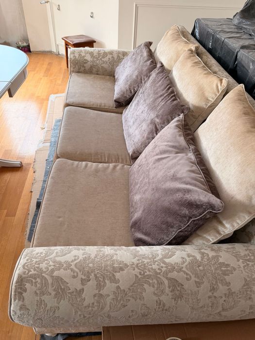 Canapea bej L:255 cm,Fotoliu L130cm .