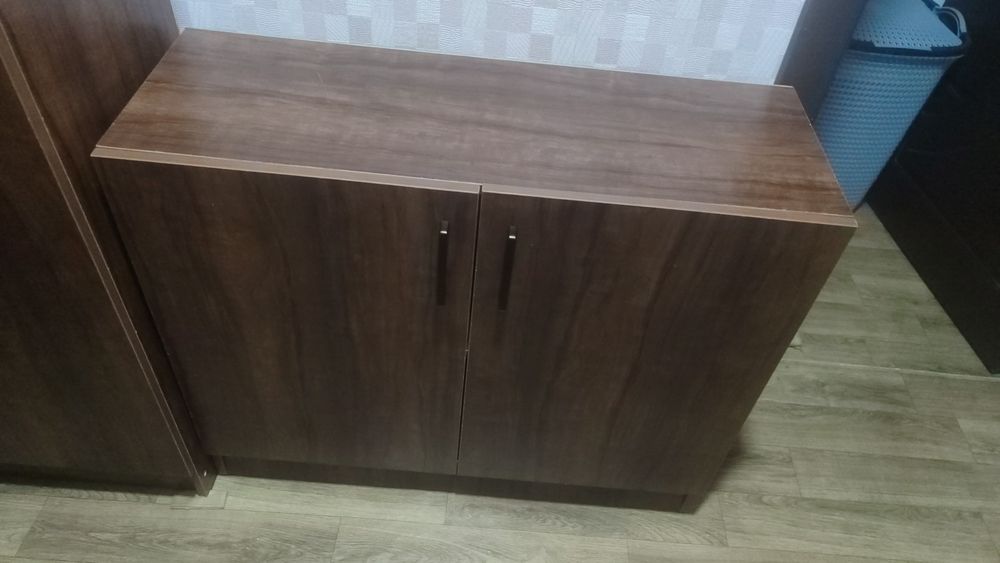 Продается офисный шкаф