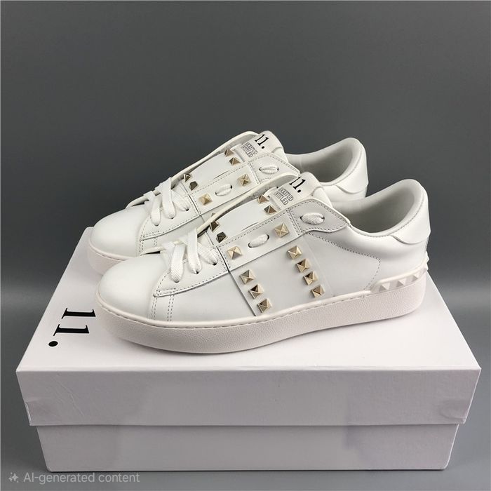 Valentino Garvani Open