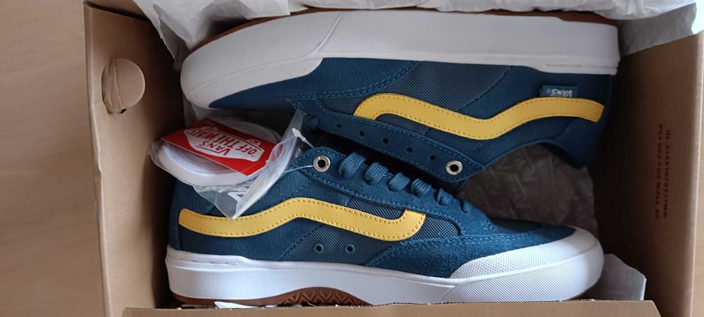 нови кецове VANS, номер 39, 40.5  (скейтборд/лонгборд/BMX)