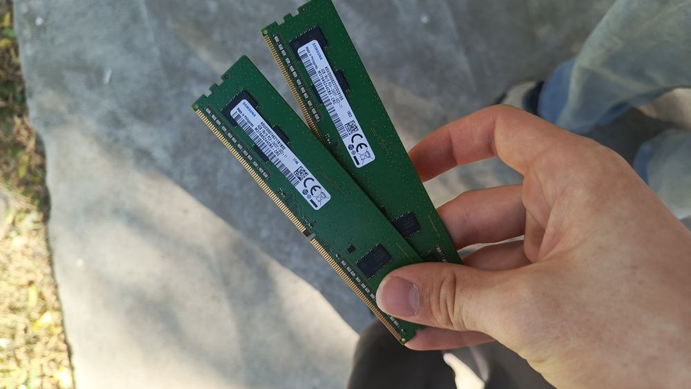 Ddr4 4/2 gb Samsung 2400мгц