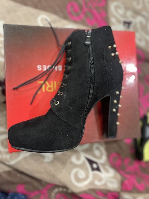 Женская обувь на каблуке