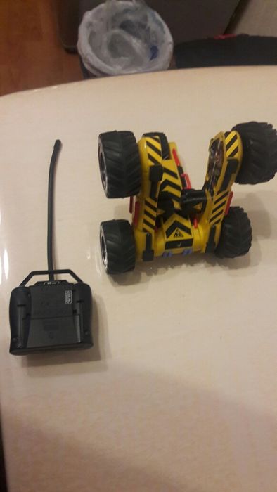 Игрушки.Набор фигурок динозавров.