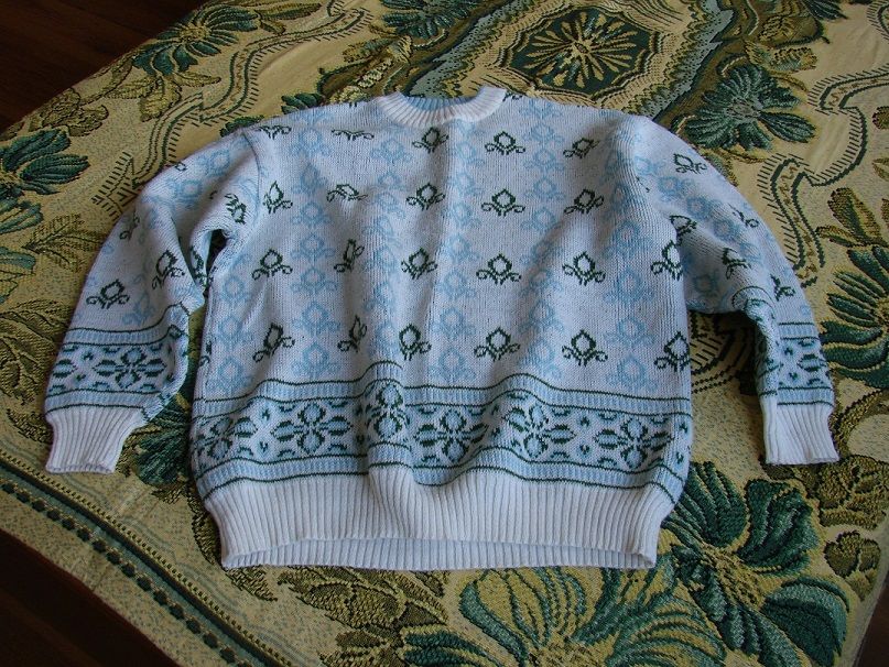 Продавам пуловери