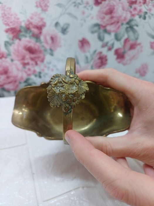 Стара бронзова кошничка бонбониера